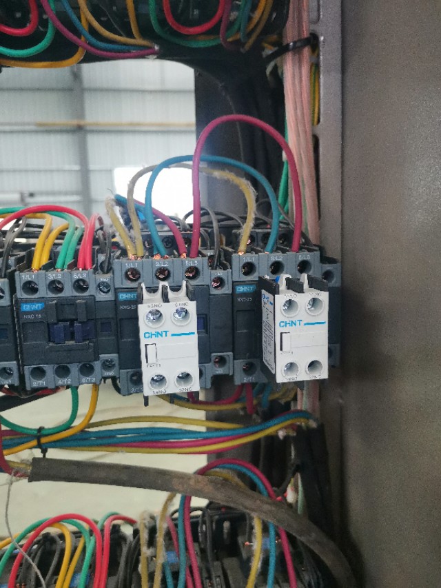 变频器怎样实现电机转速高,电机转速太快怎么让它转慢点