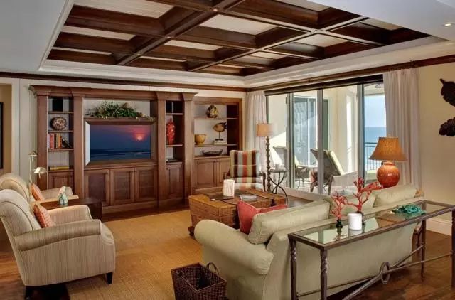 实木地板有些好看有些难看,装了暗色系地板