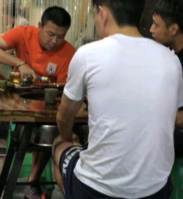 张鹭足球最新消息,张鹭重大失误
