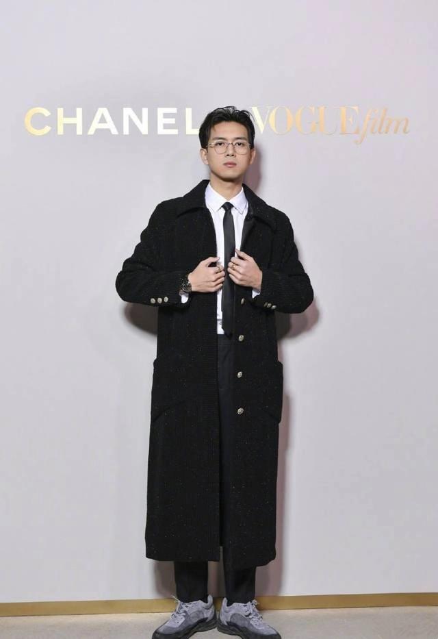 李现视频帅气变装,李现照片胡子