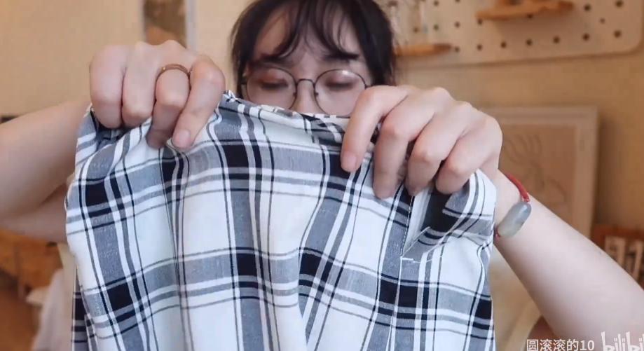 张大奕和雪梨小雏菊碎花裙,网红店铺张大奕