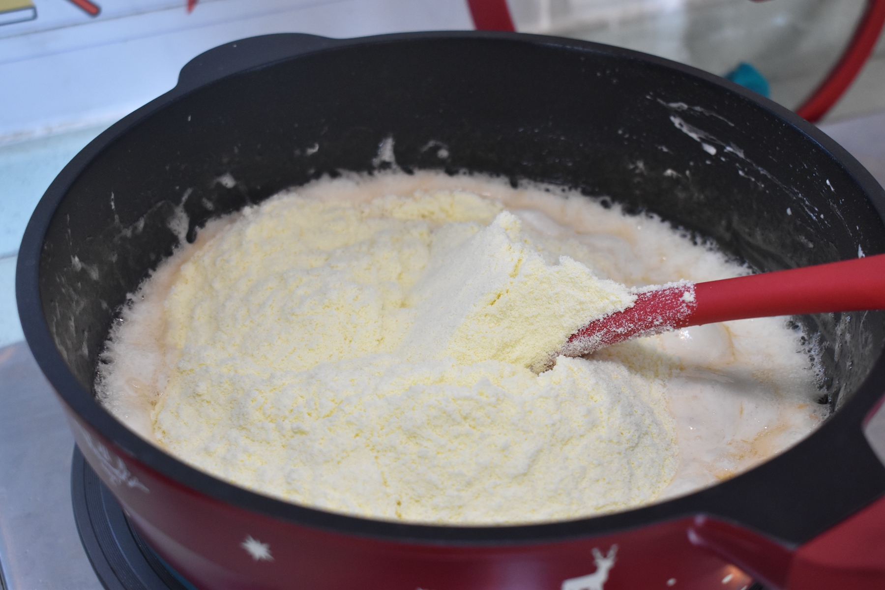 现在这个季节适合自制牛轧糖吗,自己在家做牛轧糖的方法