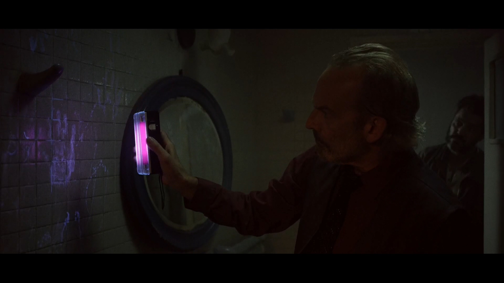 邻居天天半夜装修,邻居大半夜装修吓到了孩子