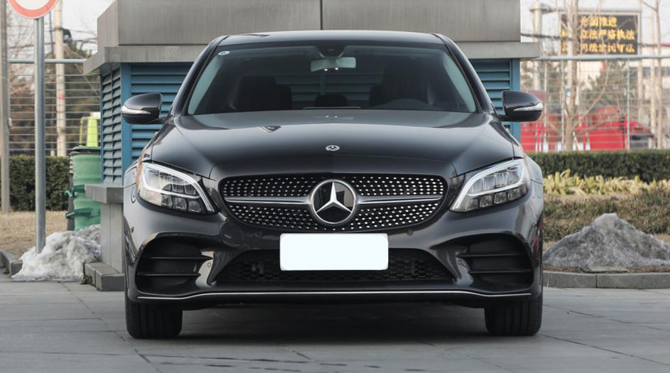 奔驰c级现在值得买吗还是等新款,奔驰c级能买到以前的老款吗