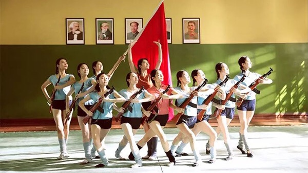 《芳华》：三重禁锢，导致刘峰的悲情人生