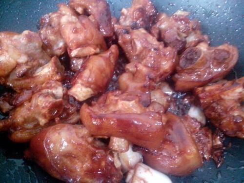 红烧肉炒糖色用冰糖还是白糖,蜂蜜冰糖白糖哪个炒糖色更好