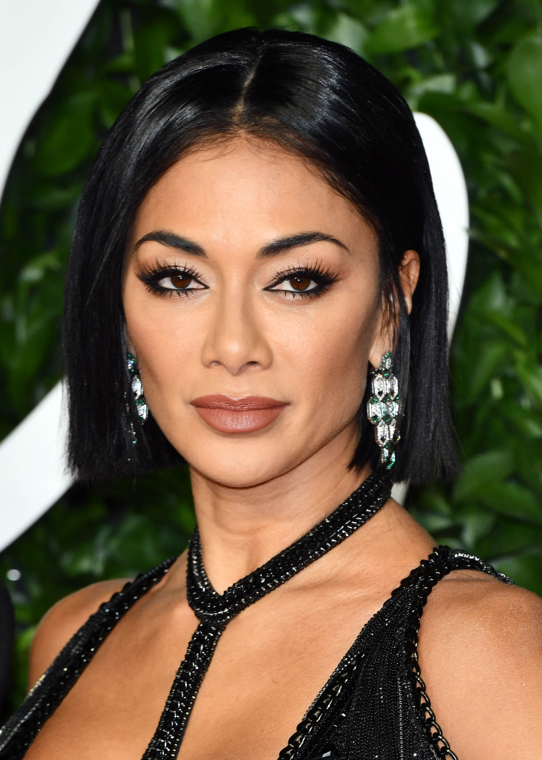 烟熏妆为什么这么难看,烟熏妆显脏怎么办