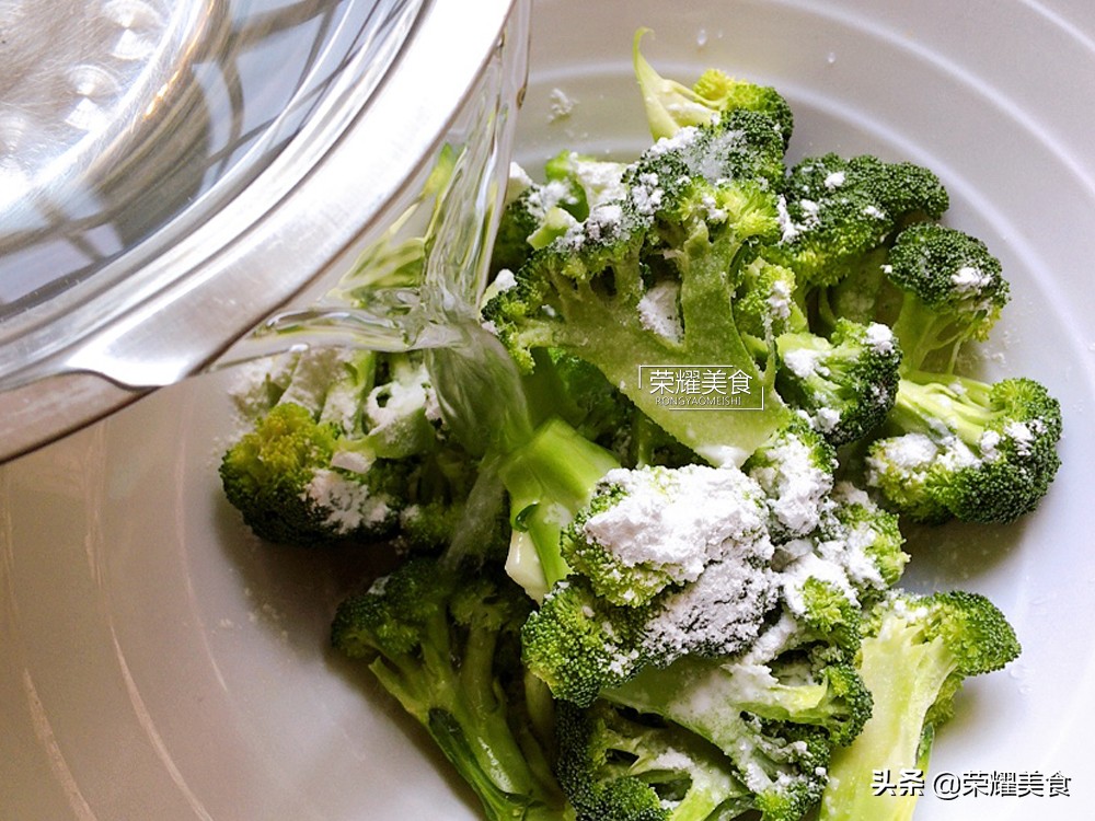 西兰花怎么清洗去小虫,西兰花怎么清洗不会掉那么多花