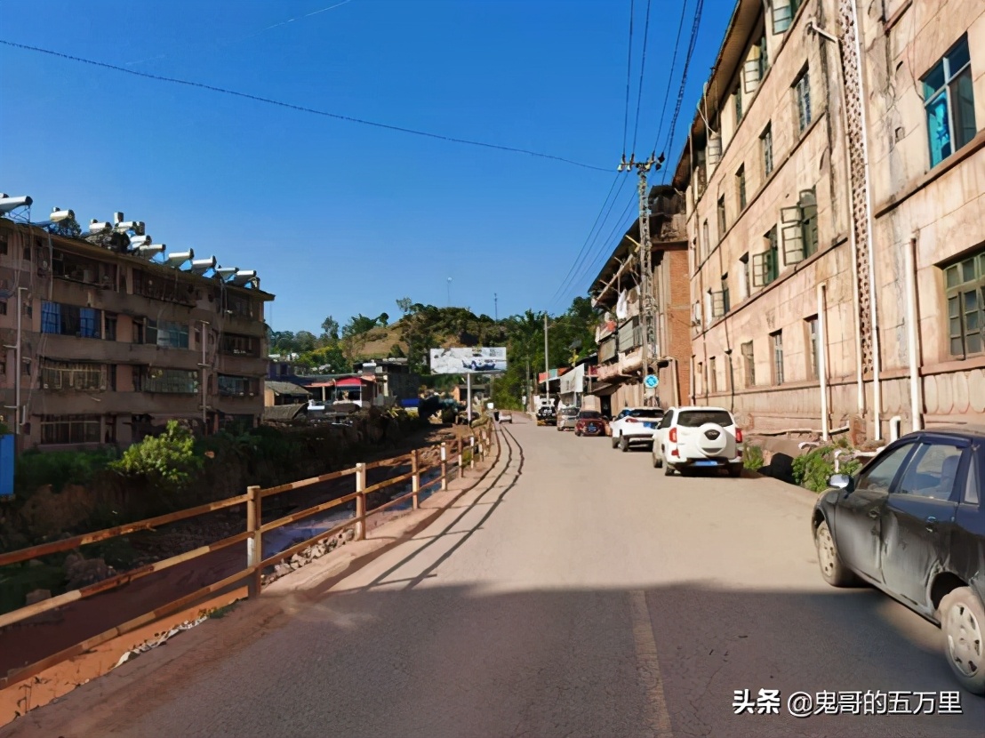 鬼哥的五万里D98骑记：树包塔包的是什么？（按板镇-景谷县）