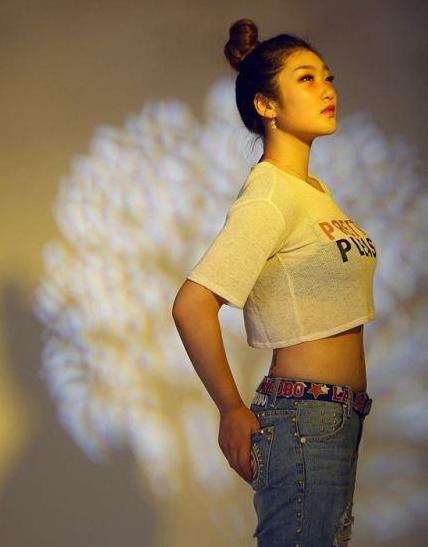 女篮一姐最新视频,女篮换球衣忘我态势