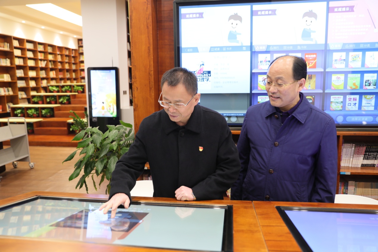 真抓实干在行动科技教育放光明——郑州12中随访记