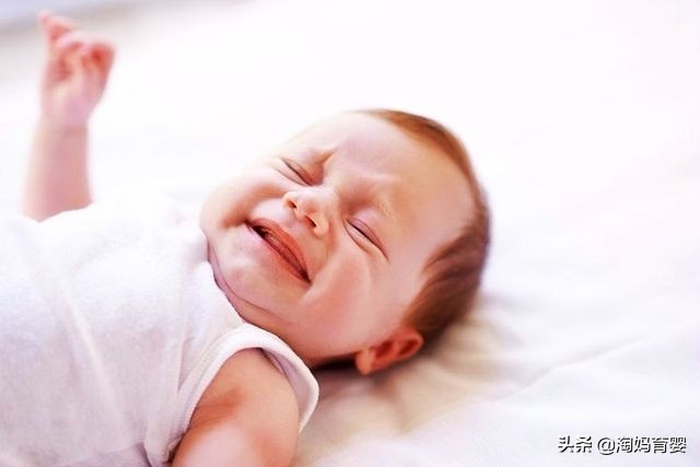 孩子随时可能“袭胸”，妈妈除了尴尬，更要做好这些事