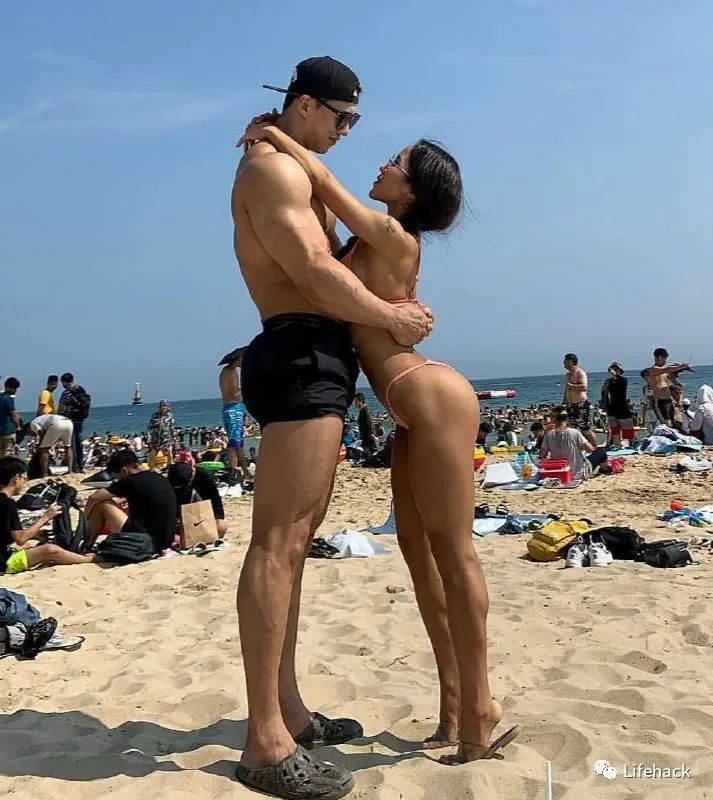 肌肉男女实力强啪，帅翻整个健身圈