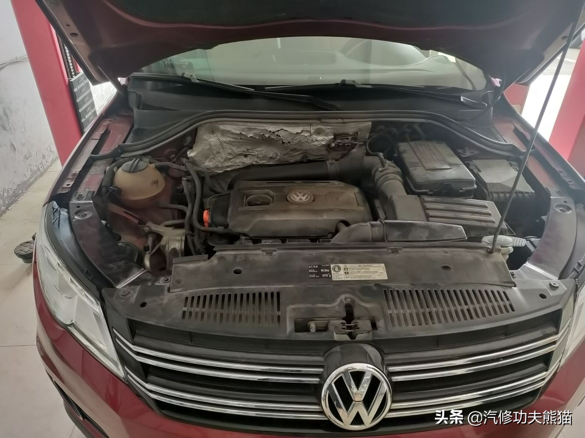 老途观发动机漏油维修,老途观涡轮增压器漏油维修多钱