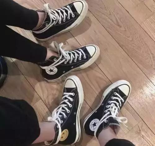 权志龙小雏菊反系鞋带绑法教学,权志龙反着系鞋带