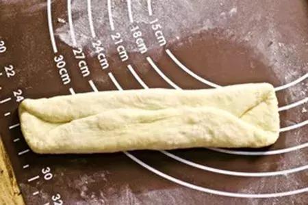 德式烤肠面包做法,法式蒜香烤肠面包做法