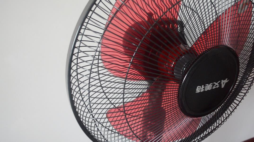 快速清洁电风扇的小妙招,风扇不管多脏不用拆