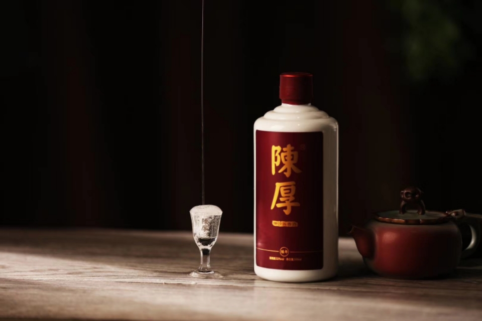 一款pk茅台的好酒,最近出一款比茅台更高端的白酒