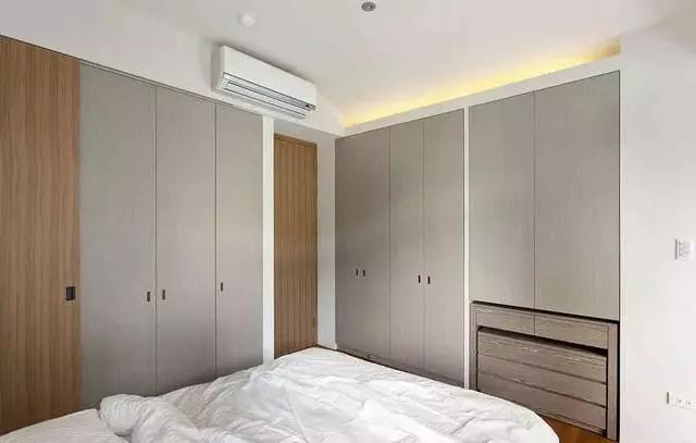 衣柜不到顶该如何处理？学会这4招，教你省下一大笔钱