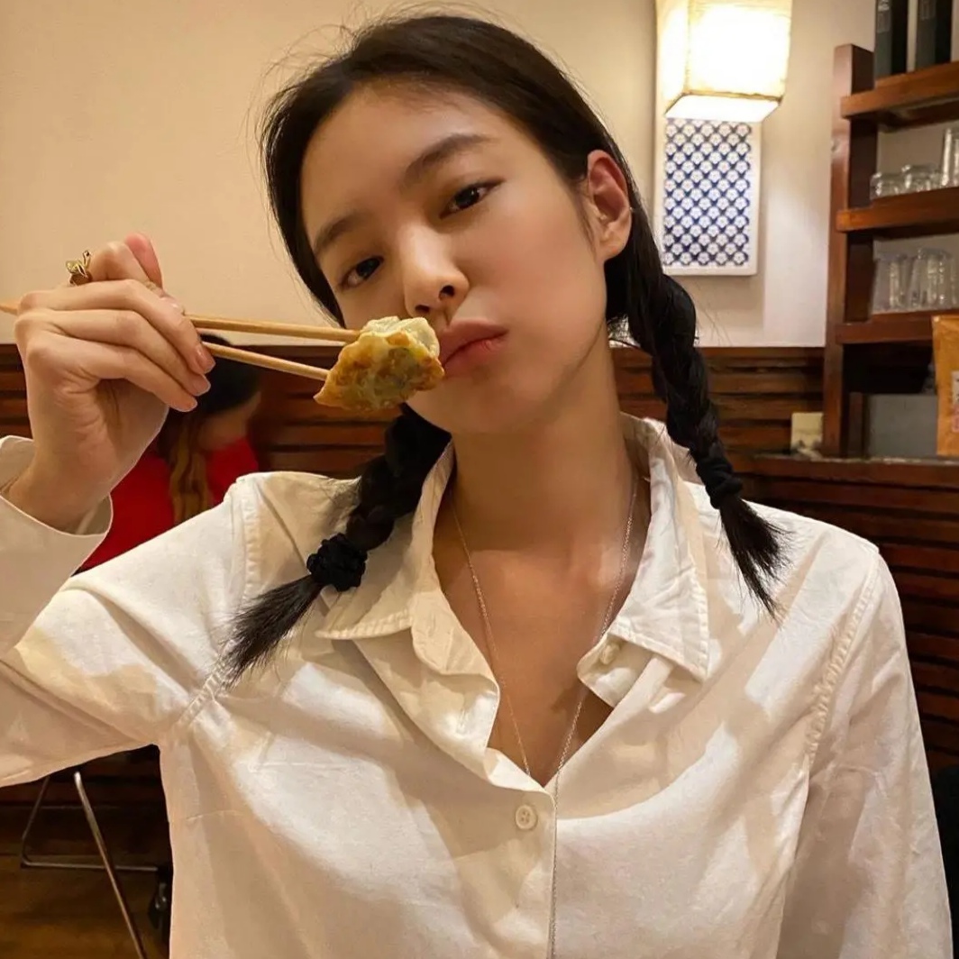 有南韩女爱豆还用什么网图当头像,韩国女爱豆头像复古