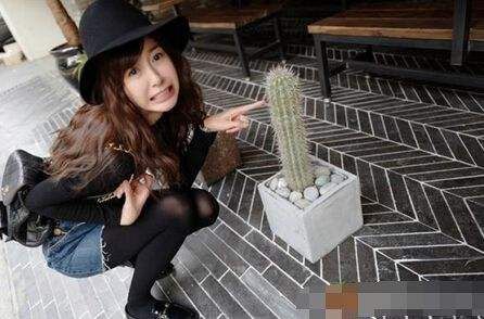 张子萱挺孕肚逛街,张子萱晒陈赫回复