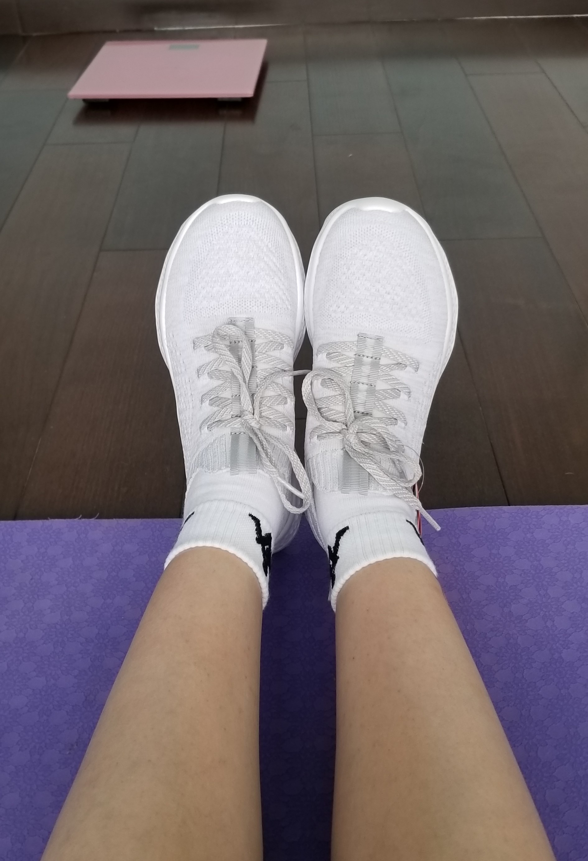 李宁女跑鞋哪一款好看好穿,李宁2019秋季女款透气休闲跑鞋