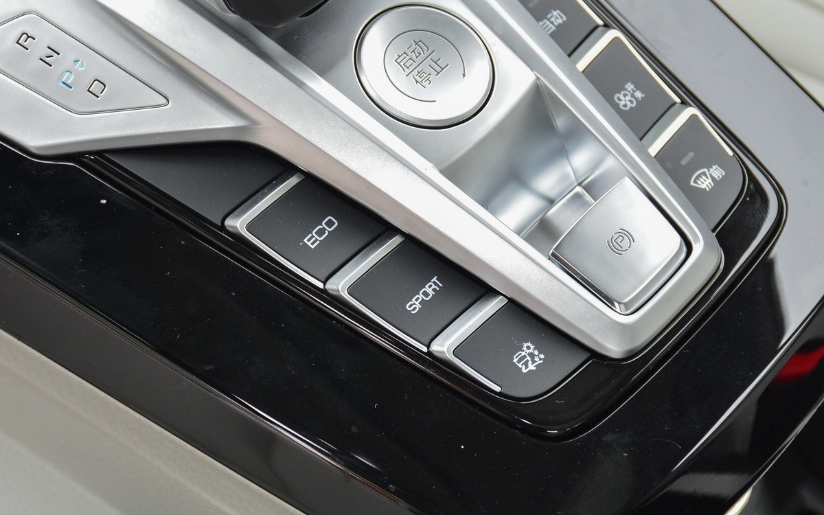 比亚迪未售最高端三十万纯电动suv,比亚迪新款纯电suv