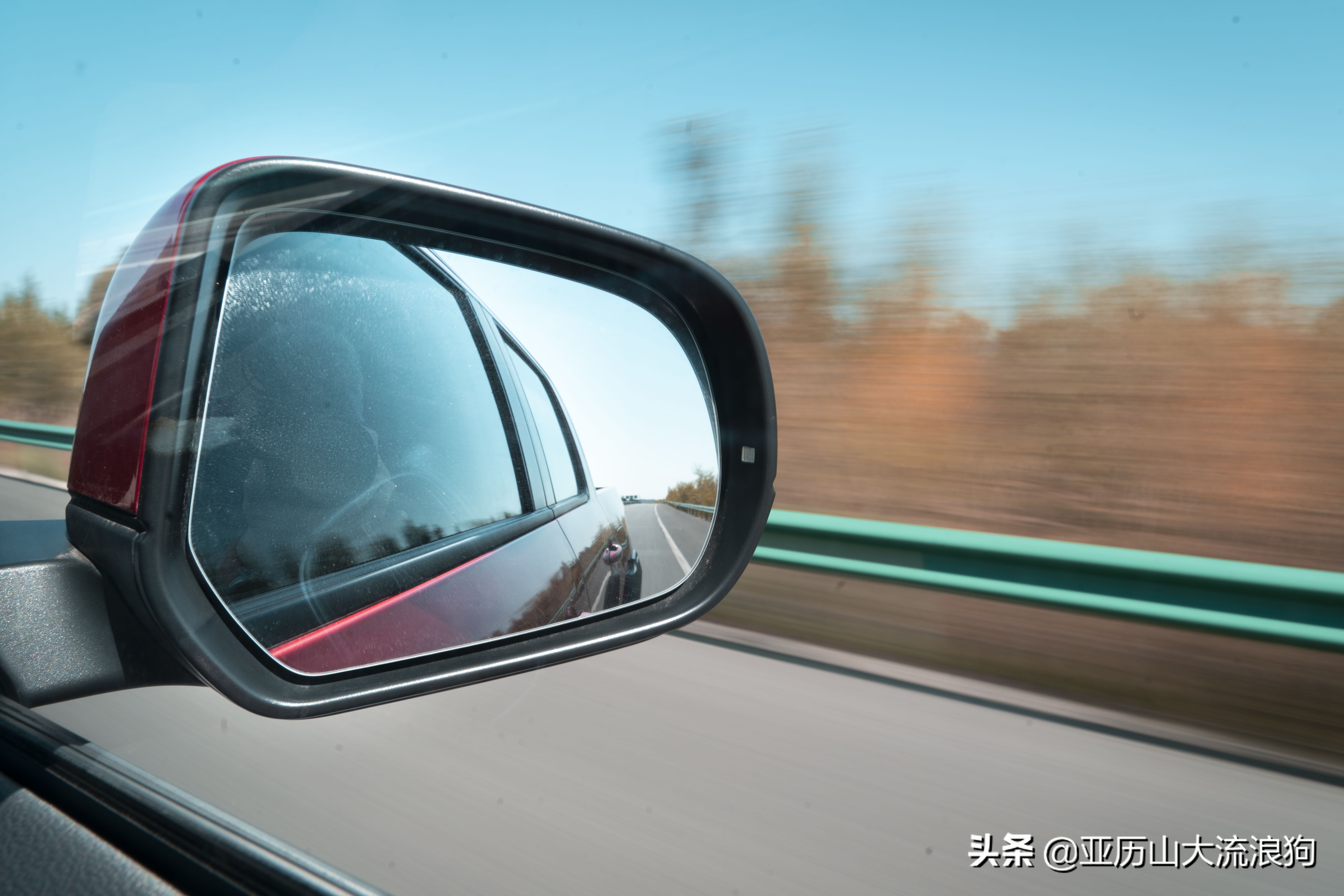 你那秋天来了吗？我这反正颜料泼了一地——内蒙古黄岗梁穿越之旅