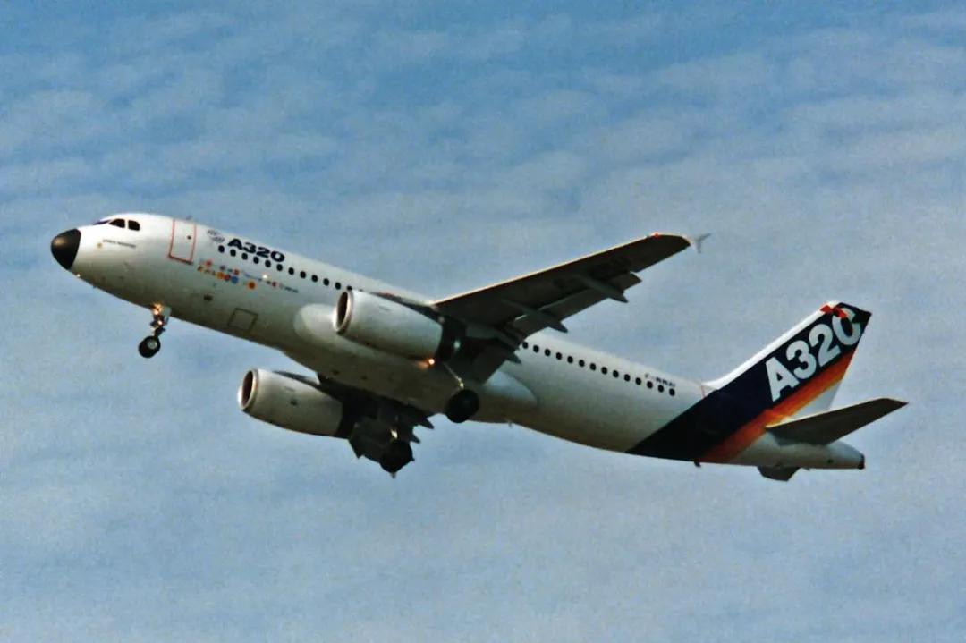 从下面如何区分737和a320,飞机机型a320介绍