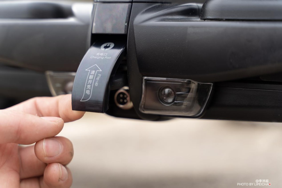 9号平衡车体验：不仅仅是年轻人的酷乐玩具