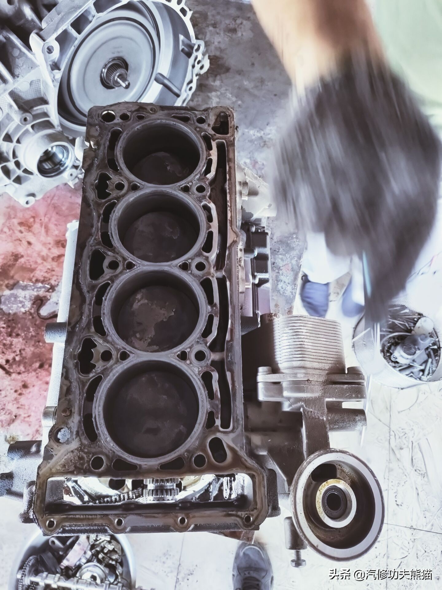 大众夏朗2014款2.0t标配烧机油吗,2016款大众夏朗1.4t发动机烧机油