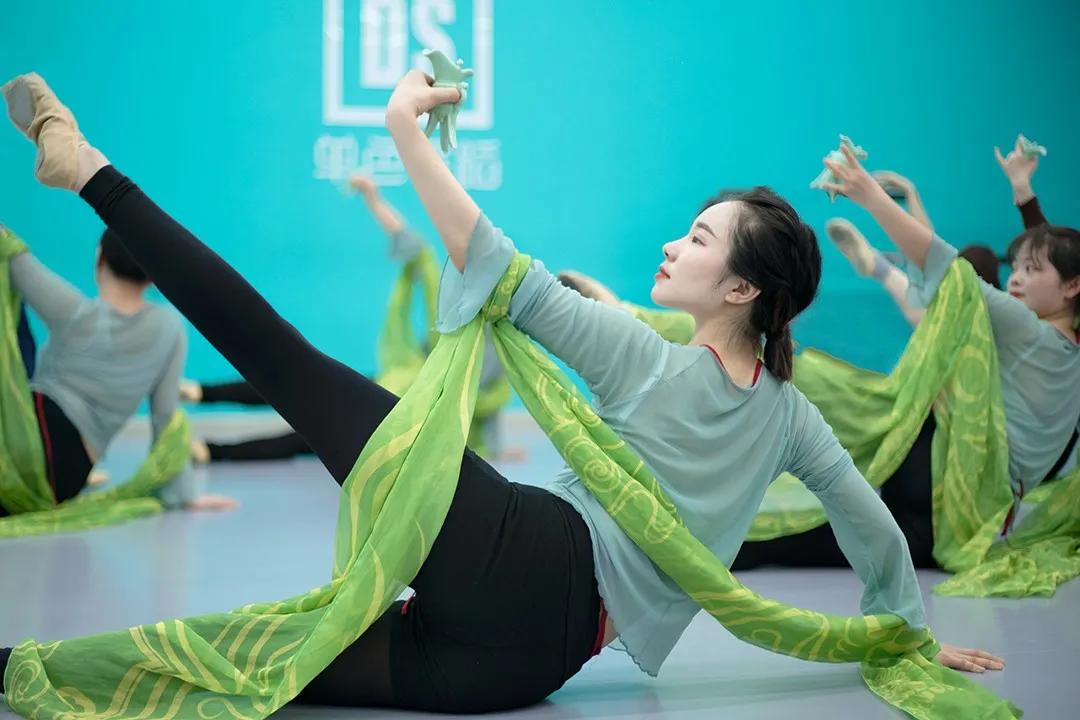 学舞蹈女孩真的很美,学舞蹈的女生究竟能美到什么程度
