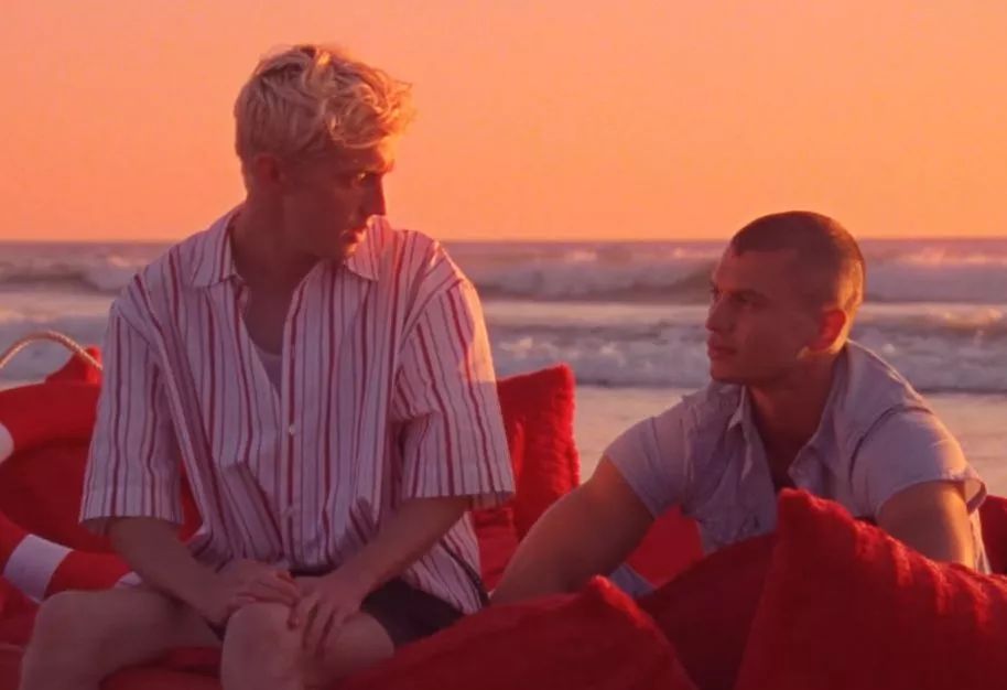 从Troye的男朋友到MariahCarey的小男宠，这个男模真厉害！