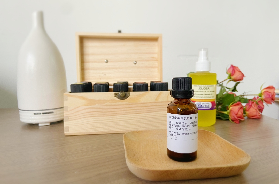 眼部精油的正确使用顺序图,精油和乳霜的正确顺序