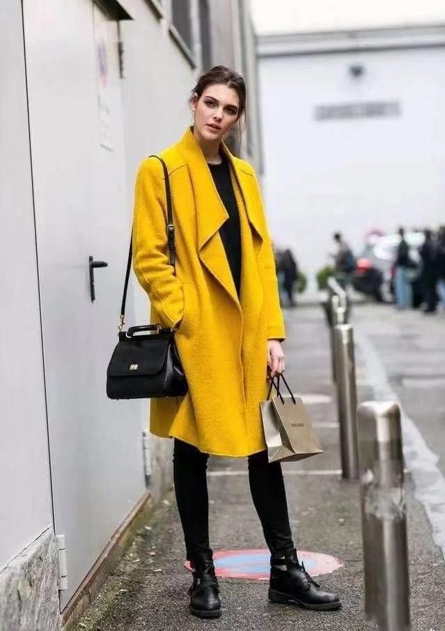 皮肤黑黄的女生穿什么颜色好看,颜值高的女人发色