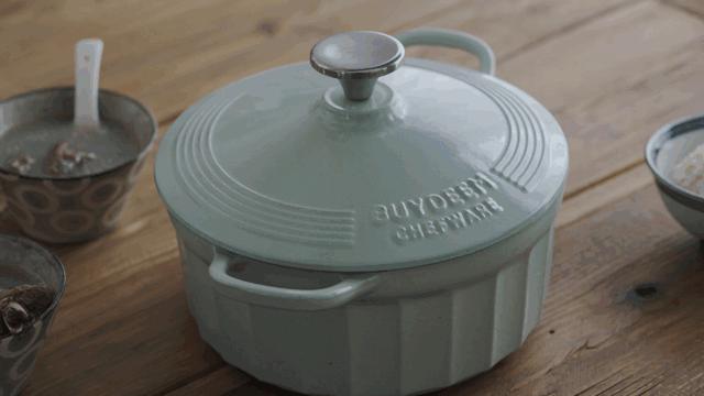 不带涂层的铸铁珐琅锅怎样开锅,高颜值的珐琅铸铁锅