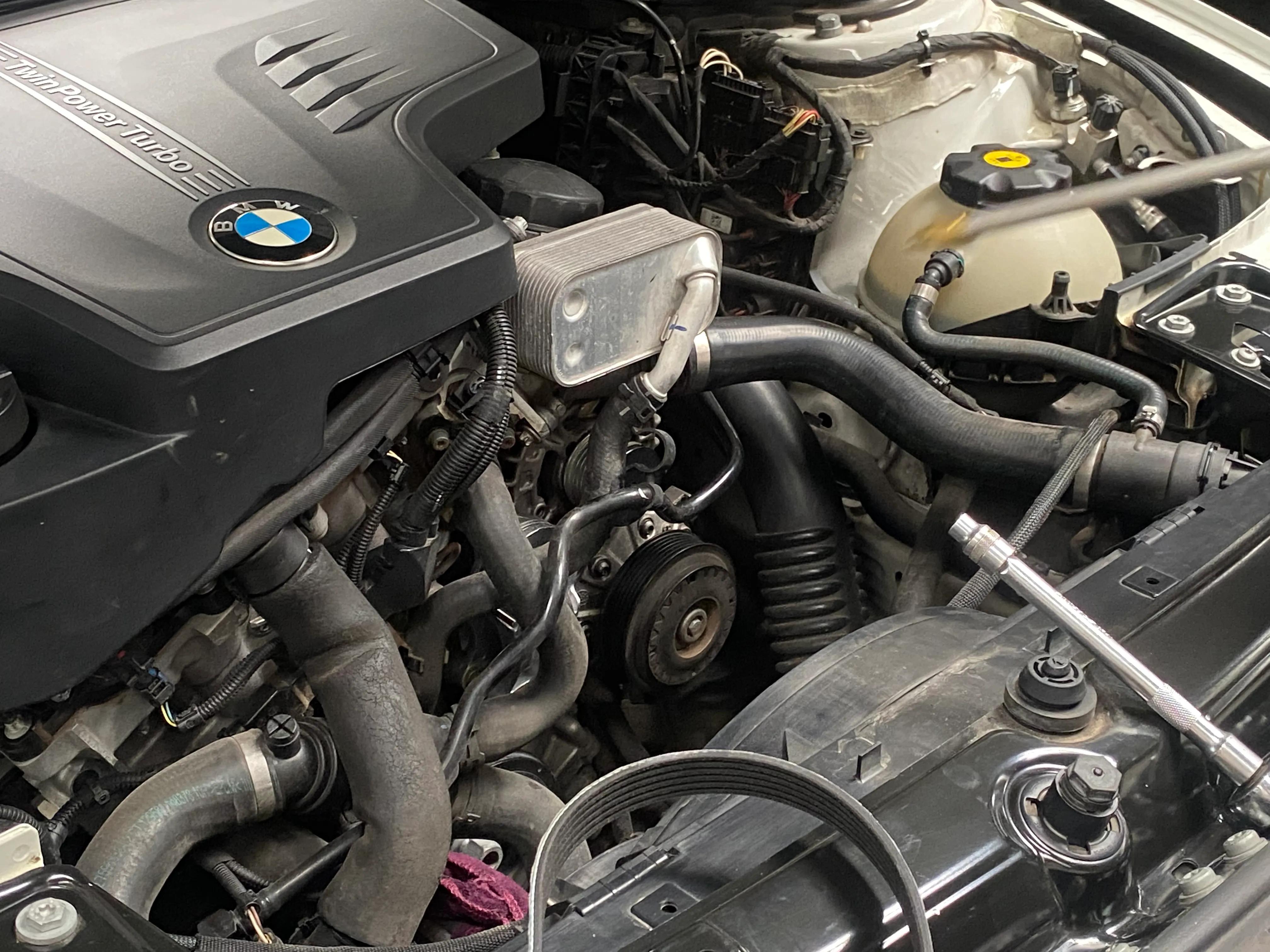 宝马3系f35更换膨胀阀,宝马3系f35发电机皮带安装图