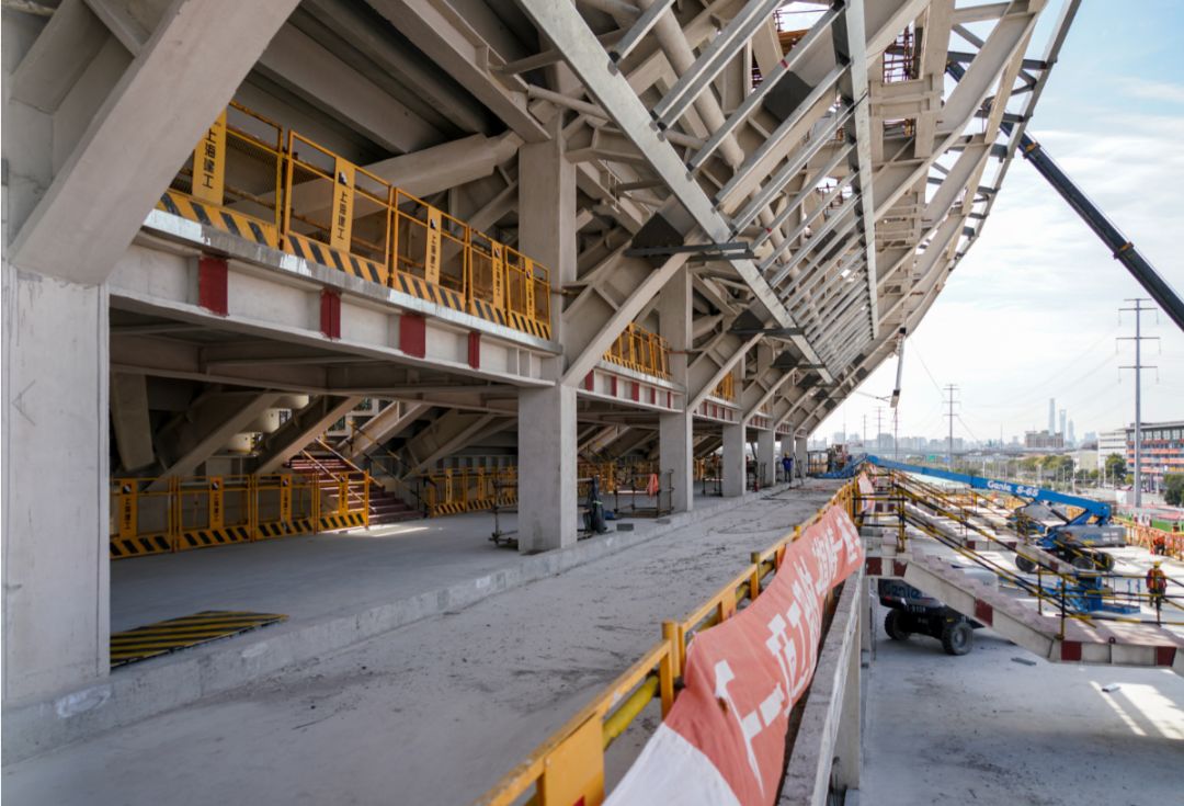 上海浦东足球场外观,上海体育场足球场