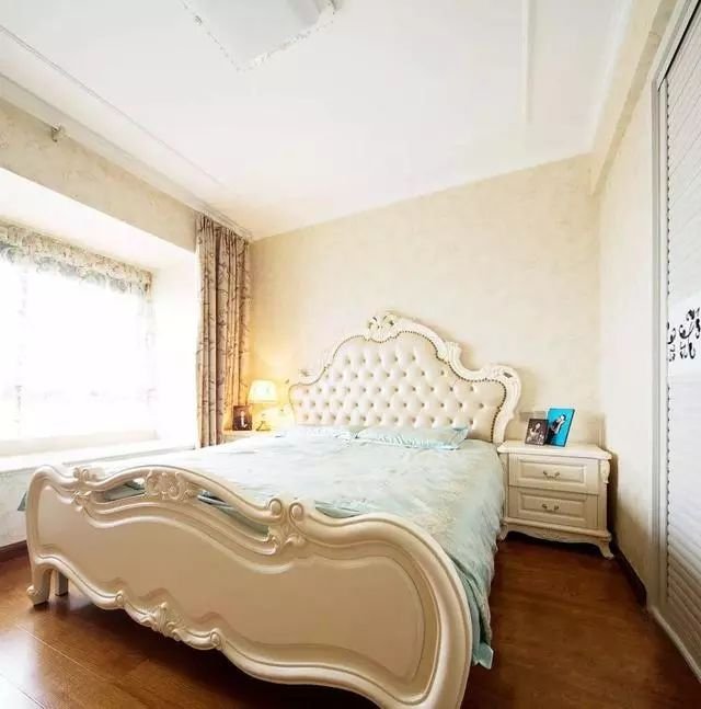 138平简欧风三居，现代式的优雅，进门后的时尚浪漫感