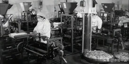 神剧《大宅门》，讲述了北京同仁堂的故事，也预言了当今的流行词