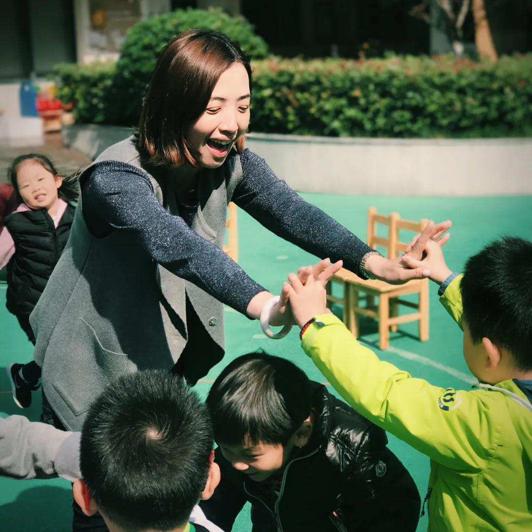 爱岗敬业无私奉献教师,爱岗敬业的教师典范