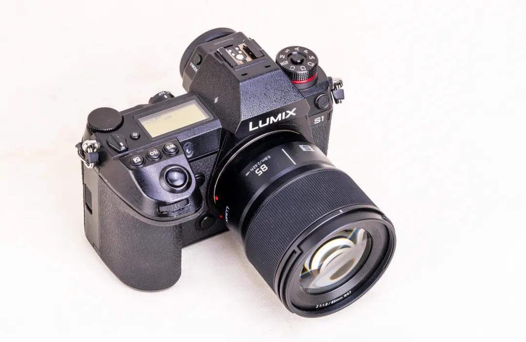 松下相机镜头45-150mm,松下85mm1.8镜头测评