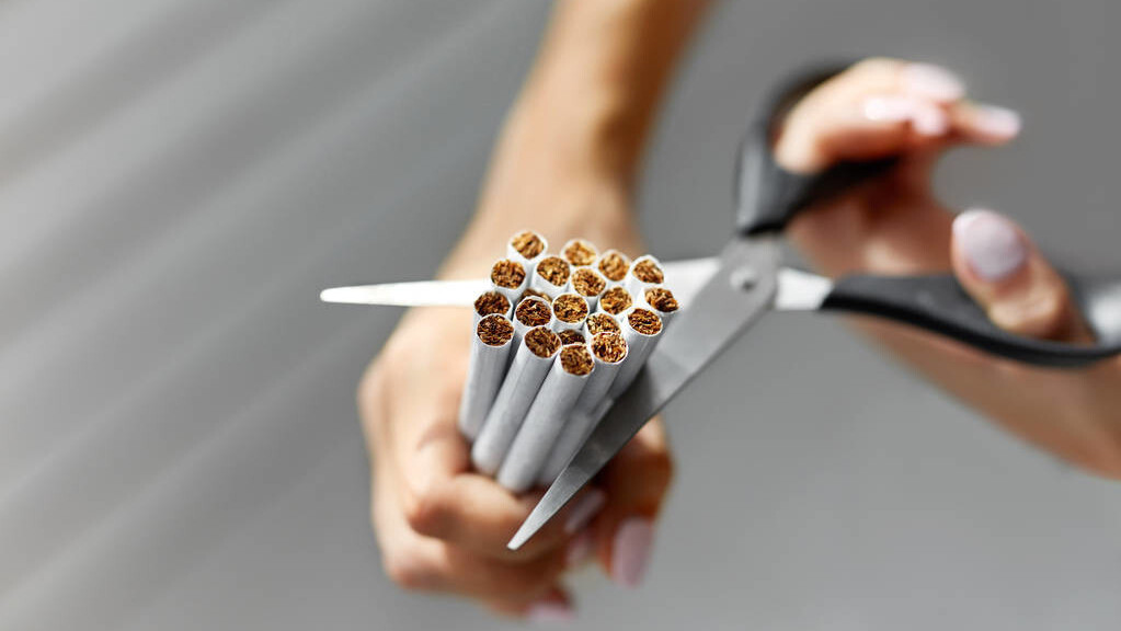 戒烟时戒断反应强烈怎么办,戒烟后人会犯困