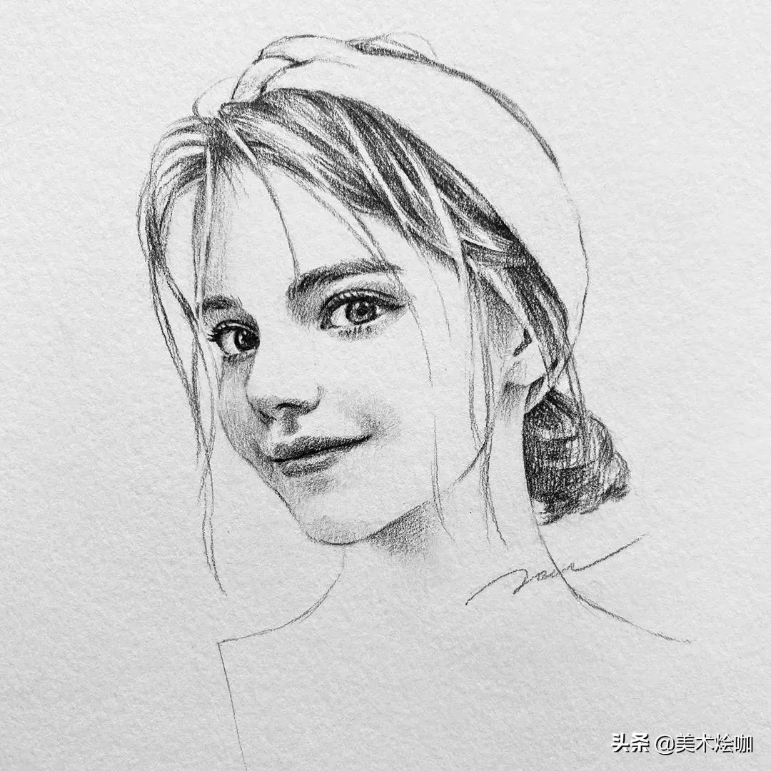 他笔下的极简山水禅意十足,他画的风景素描每笔都是细节