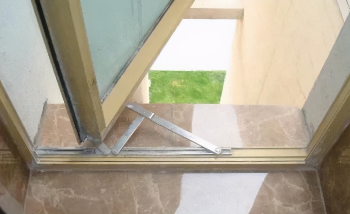 窗户框和墙体交界处漏水怎么解决,窗户边漏水找谁处理