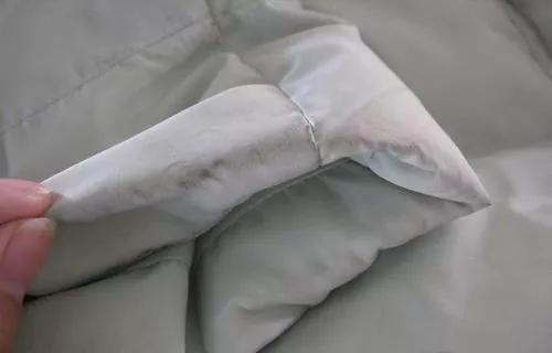 羽绒服脏了不用洗用它一喷就干净,羽绒服清洁污渍黑科技