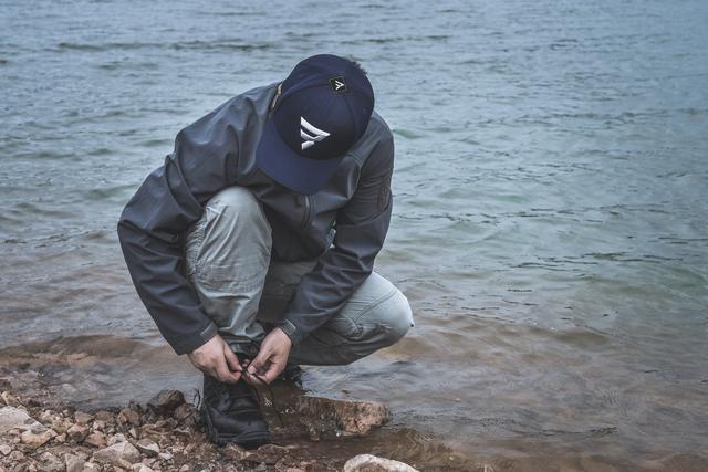 户外达人日常通勤穿的战术靴——体验BATESGX-4（E2266）战术靴