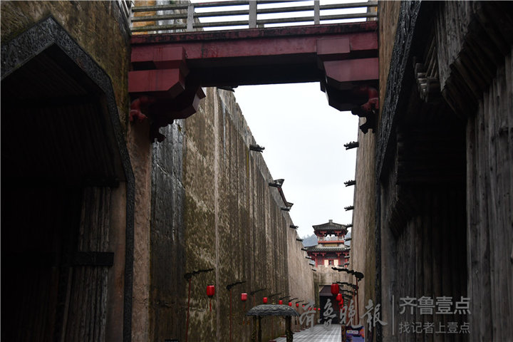 横店影视城夏季拍戏,横店剧组影视寒冬