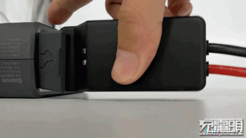 倍思汽车应急启动电源12v车载电瓶,倍思汽车应急电源10000毫安