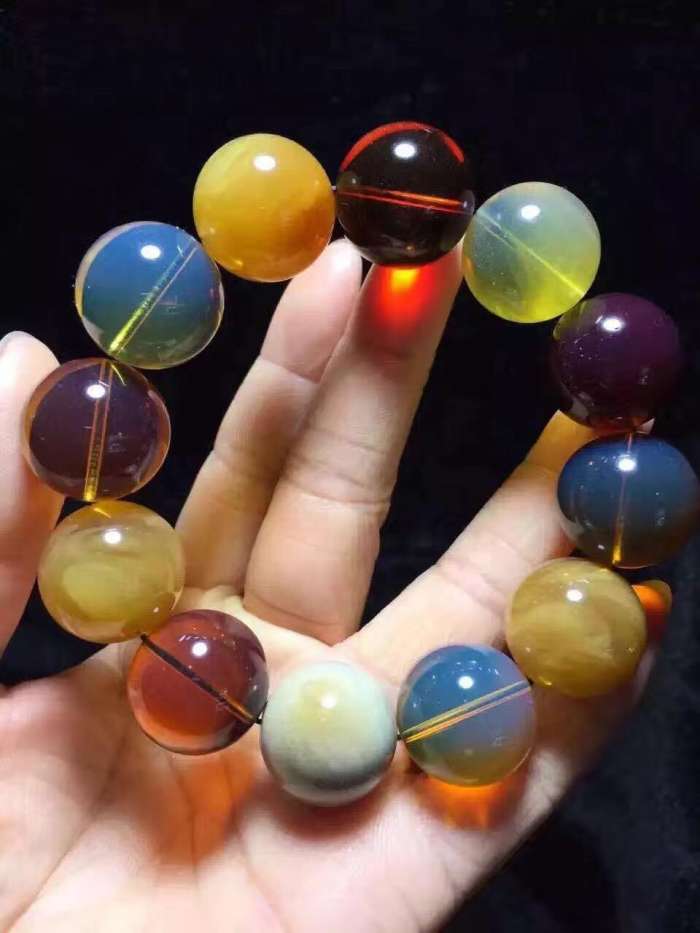 琥珀蜜蜡对人体的功效作用,琥珀蜜蜡的功效